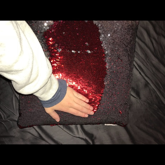 Reversible sequence mermaid pillow - Picture 2 of 4